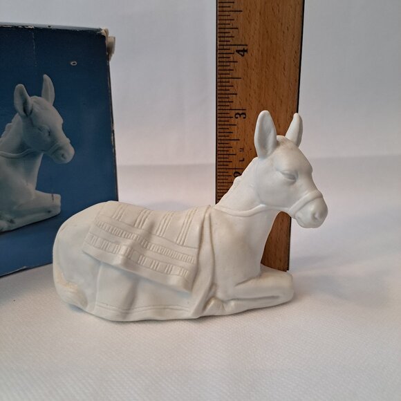 Avon Nativity Collectibles Donkey White Bisque Porcelain Figurine Vintag… - Picture 11 of 12
